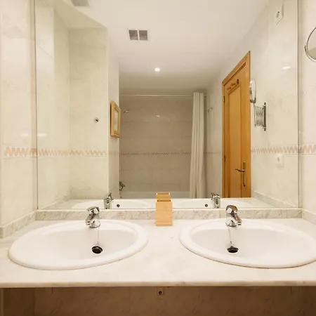 Beachfront With Terrace, Pool And Tennis Court In Costabella,