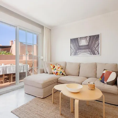 Beachfront With Terrace, Pool And Tennis Court In Costabella, דירה *