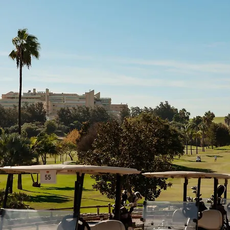 Daire Beachfront With Terrace, Pool And Tennis Court In Costabella, Marbella