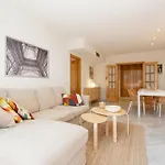 Apartament Beachfront With Terrace, Pool And Tennis Court In Costabella, Marbella