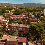Beachfront With Terrace, Pool And Tennis Court In Costabella, Apartment Marbella