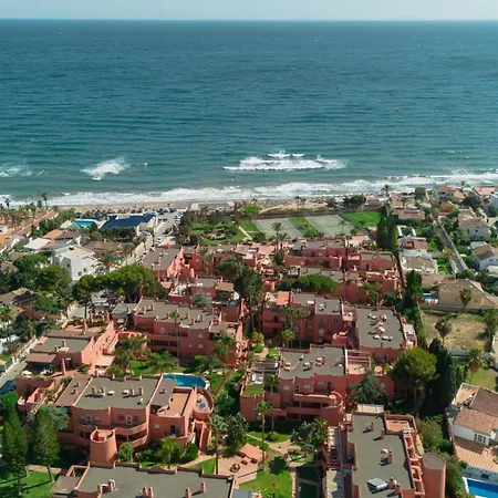 Beachfront With Terrace, Pool And Tennis Court In Costabella,