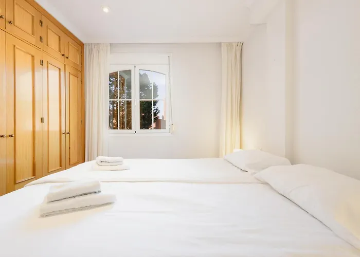 Beachfront With Terrace, Pool And Tennis Court In Costabella, * Marbella