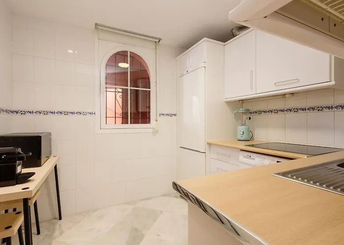 Beachfront With Terrace, Pool And Tennis Court In Costabella, 아파트 *