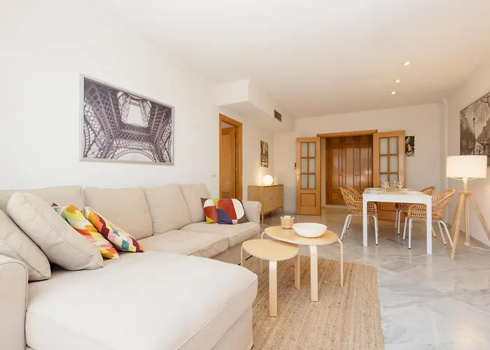 Apartment Beachfront With Terrace, Pool And Tennis Court In Costabella, Marbella